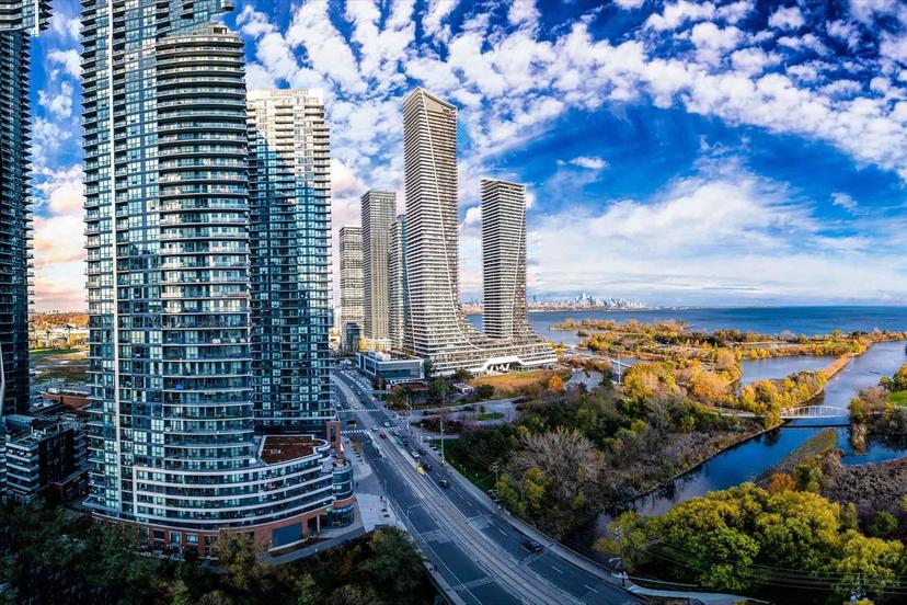 Professional commercial cleaning services in Etobicoke - Office cleaning, janitorial services, and industrial cleaning by Hifazo
