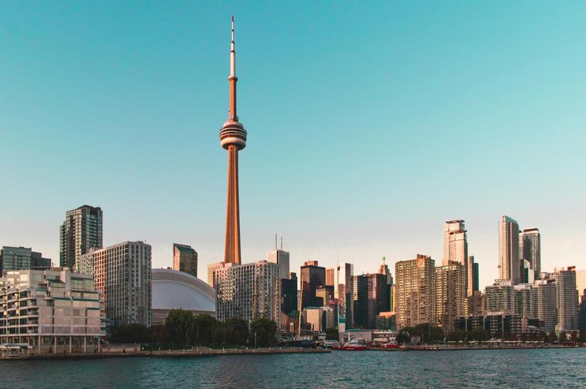 Professional commercial cleaning services in Toronto - Office cleaning, janitorial services, and industrial cleaning by Hifazo
